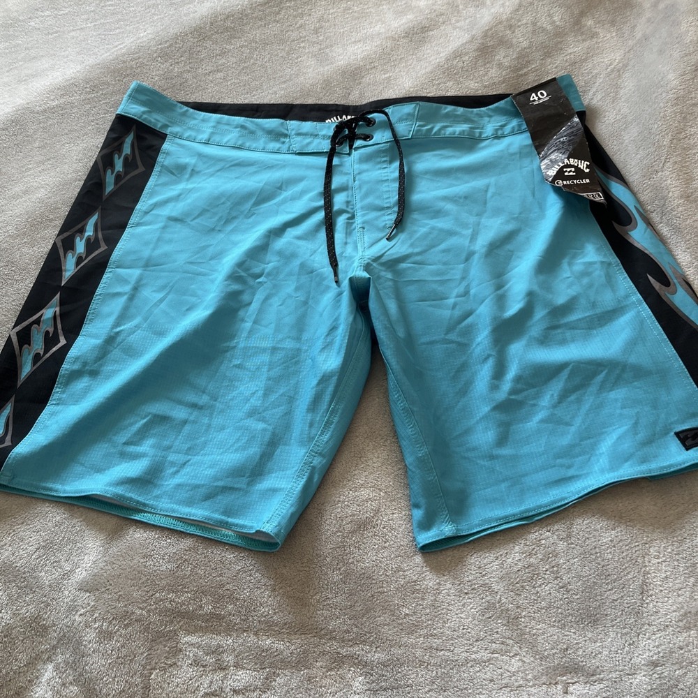 Billabong Boardshorts Sz 40 New Turquoise Blue With Wave Design On Side.   A109
